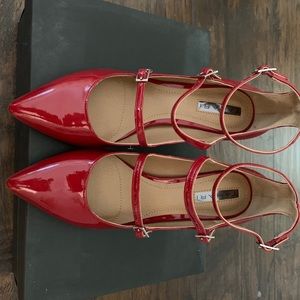 Tahari Womens Heels. Red Mary Jane